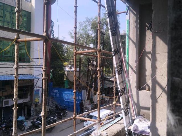 3 BHK Independent Builder Floor in Kaushambi for resale Ghaziabad. The reference number is 21303327
