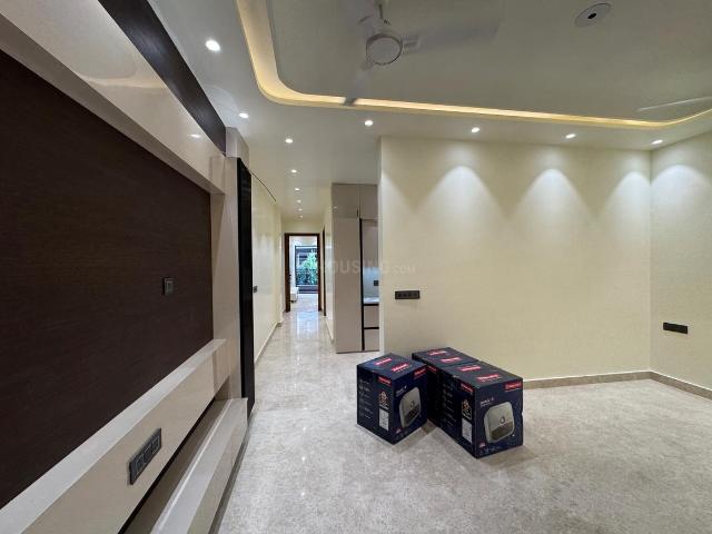 3 BHK Independent Builder Floor in Kirti Nagar for rent New Delhi. The reference number is 21350256
