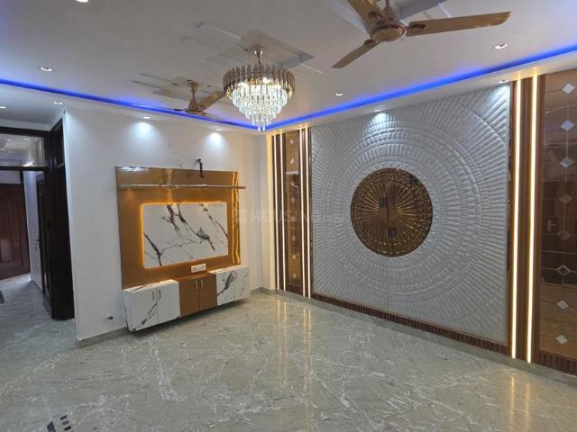 3 BHK Independent Builder Floor in Laxmi Nagar for resale New Delhi. The reference number is 21329089