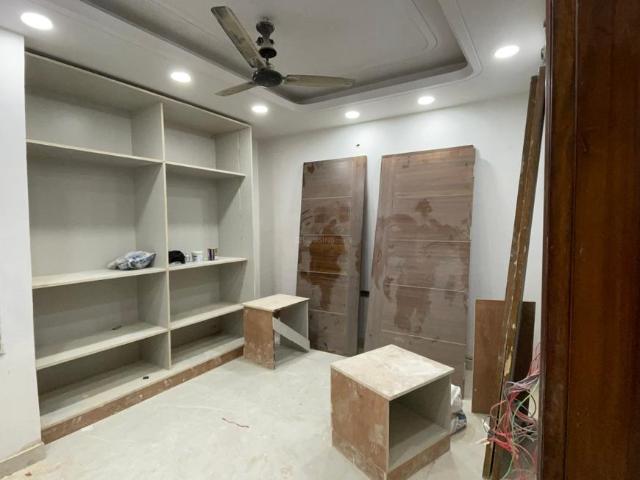 3 BHK Independent Builder Floor in Laxmi Nagar for resale New Delhi. The reference number is 21333036