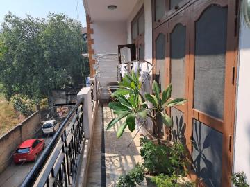 3 BHK Independent Builder Floor in Punjabi Bagh for resale New Delhi. The reference number is 12820798