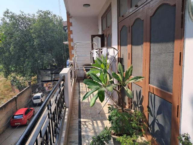 3 BHK Independent Builder Floor in Punjabi Bagh for resale New Delhi. The reference number is 12820798