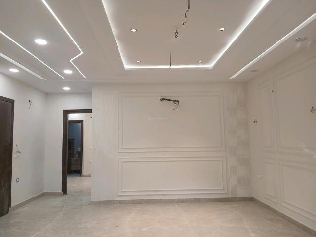 3 BHK Independent Builder Floor in Punjabi Bagh for resale New Delhi. The reference number is 19093295