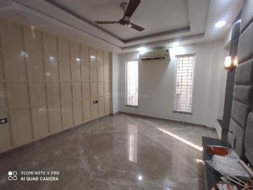3 BHK Independent Builder Floor in Punjabi Bagh for resale New Delhi. The reference number is 19278095