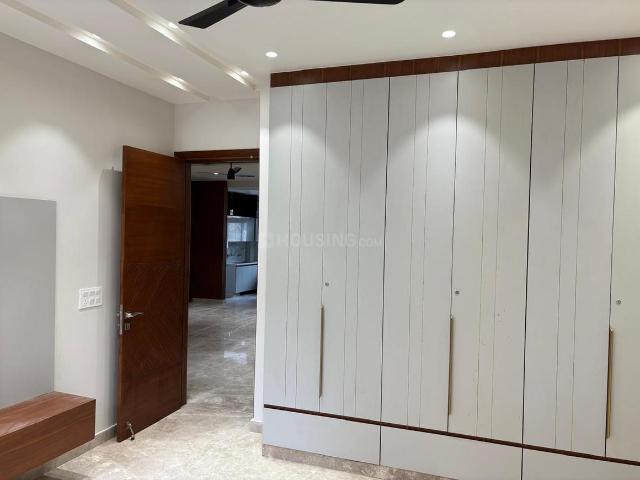 3 BHK Independent Builder Floor in Punjabi Bagh for resale New Delhi. The reference number is 20389289