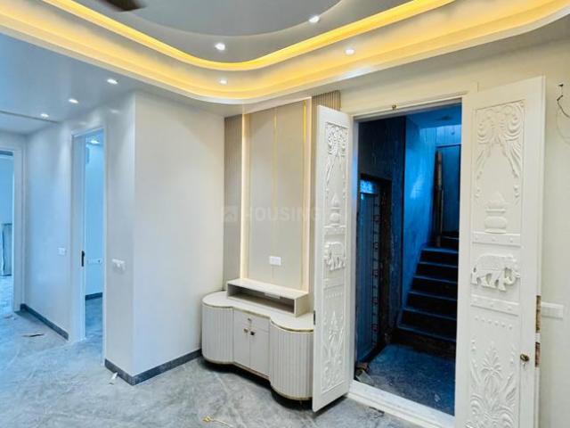 3 BHK Independent Builder Floor in Punjabi Bagh for resale New Delhi. The reference number is 21115653