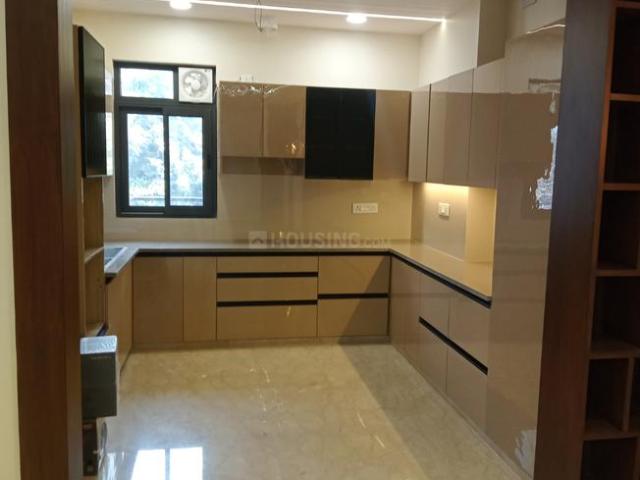 3 BHK Independent Builder Floor in Paschim Vihar for rent New Delhi. The reference number is 15917493