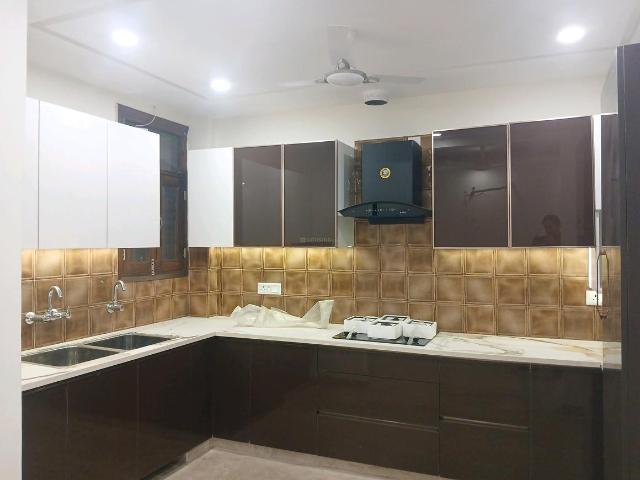 3 BHK Independent Builder Floor in Paschim Vihar for rent New Delhi. The reference number is 18798305