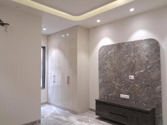 3 BHK Independent Builder Floor in Paschim Vihar for rent New Delhi. The reference number is 19263992