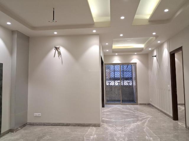 3 BHK Independent Builder Floor in Paschim Vihar for rent New Delhi. The reference number is 19950452