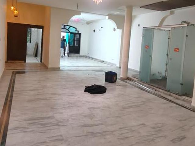 3 BHK Independent Builder Floor in Paschim Vihar for rent New Delhi. The reference number is 21113331