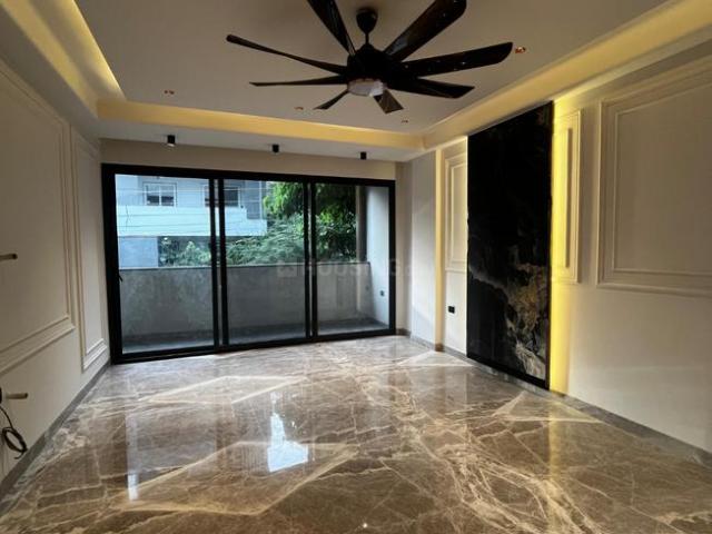 4 BHK Independent Builder Floor in Paschim Vihar for resale New Delhi. The reference number is 18994599