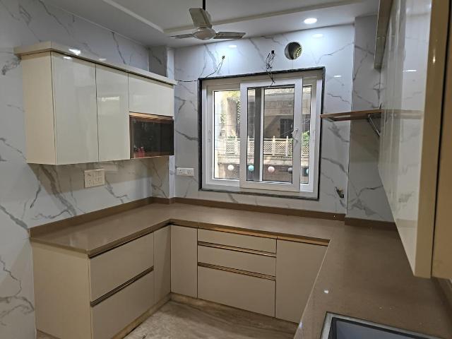 3 BHK Independent Builder Floor in Paschim Vihar for resale New Delhi. The reference number is 18999705