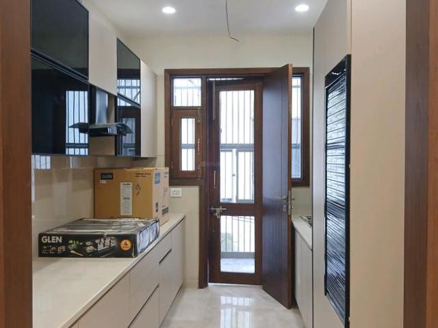 3 BHK Independent Builder Floor in Paschim Vihar for resale New Delhi. The reference number is 18307410