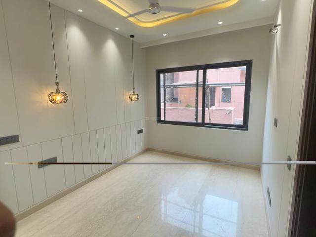 3 BHK Independent Builder Floor in Paschim Vihar for resale New Delhi. The reference number is 20812063