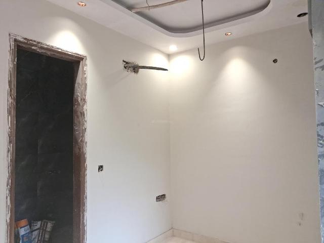 3 BHK Independent Builder Floor in Paschim Vihar for resale New Delhi. The reference number is 20071400
