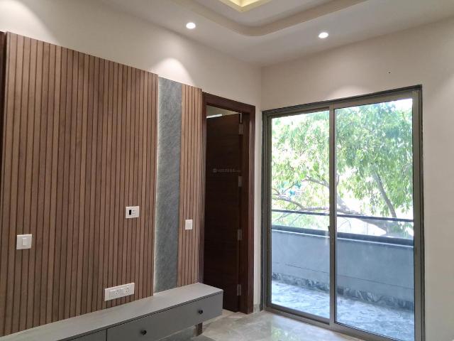 3 BHK Independent Builder Floor in Paschim Vihar for resale New Delhi. The reference number is 20075189