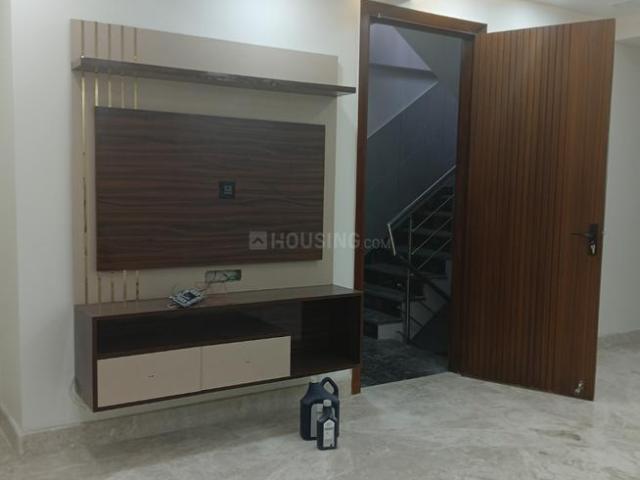 3 BHK Independent Builder Floor in Paschim Vihar for resale New Delhi. The reference number is 20370708