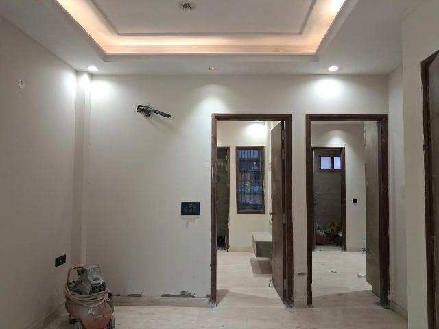 3 BHK Independent Builder Floor in Paschim Vihar for resale New Delhi. The reference number is 21020574