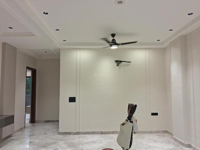 3 BHK Independent Builder Floor in Paschim Vihar for resale New Delhi. The reference number is 21030380
