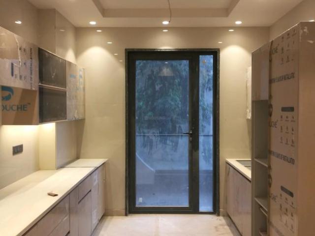 3 BHK Independent Builder Floor in Paschim Vihar for resale New Delhi. The reference number is 21059368