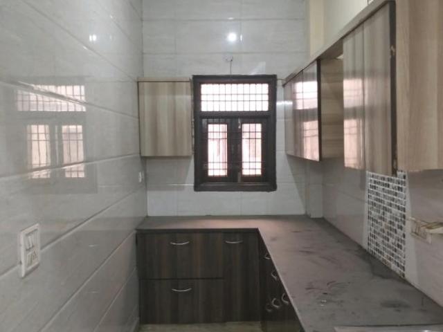 3 BHK Independent Builder Floor in Paschim Vihar for resale New Delhi. The reference number is 21063097