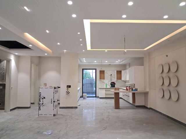 4 BHK Independent Builder Floor in Paschim Vihar for resale New Delhi. The reference number is 21083917