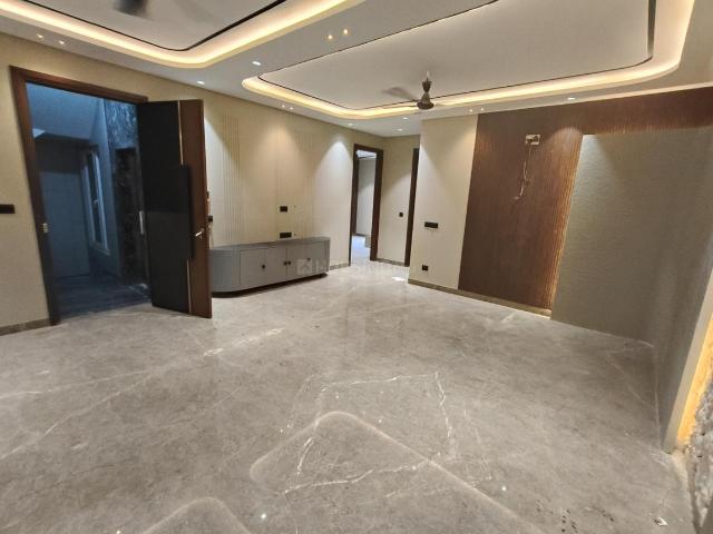 3 BHK Independent Builder Floor in Paschim Vihar for resale New Delhi. The reference number is 21093564