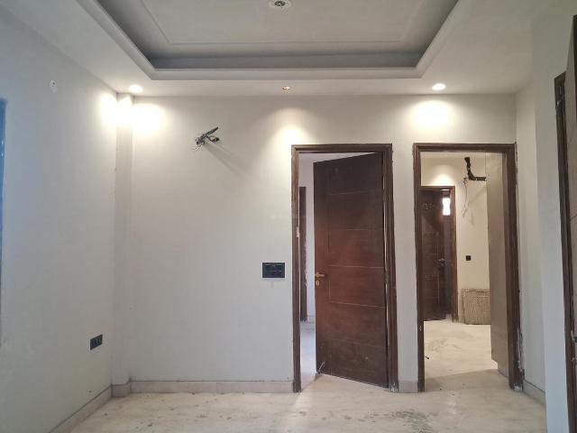 3 BHK Independent Builder Floor in Paschim Vihar for resale New Delhi. The reference number is 21173011