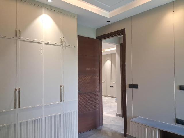 3 BHK Independent Builder Floor in Paschim Vihar for resale New Delhi. The reference number is 21215468