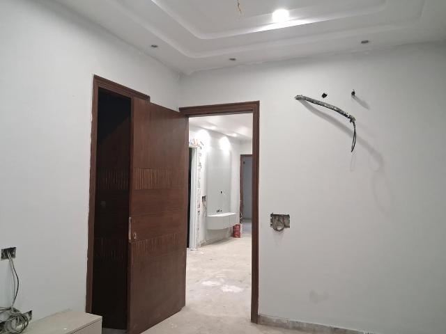 3 BHK Independent Builder Floor in Paschim Vihar for resale New Delhi. The reference number is 21304220