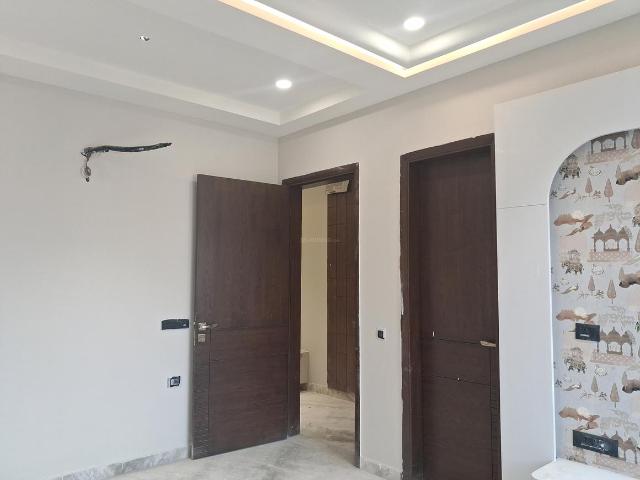 3 BHK Independent Builder Floor in Paschim Vihar for resale New Delhi. The reference number is 21329806