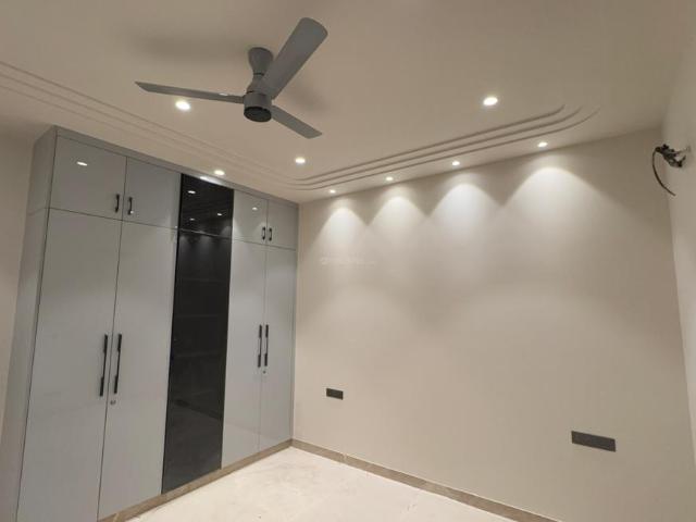 3 BHK Independent Builder Floor in Paschim Vihar for resale New Delhi. The reference number is 21339426