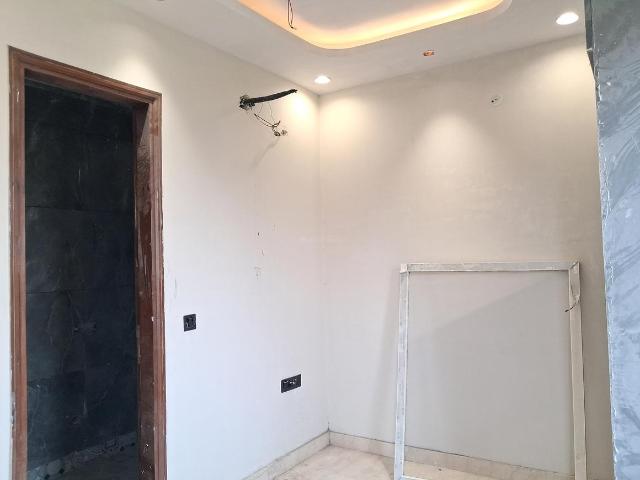 3 BHK Independent Builder Floor in Paschim Vihar for resale New Delhi. The reference number is 21354636
