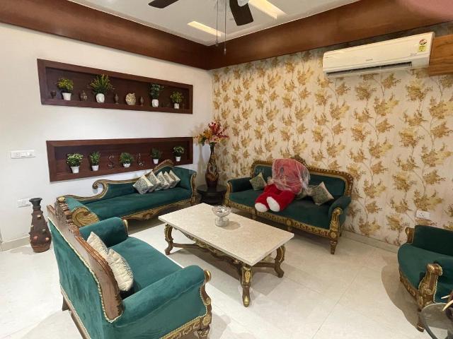 3 BHK Independent Builder Floor in Patel Nagar for rent New Delhi. The reference number is 20134375