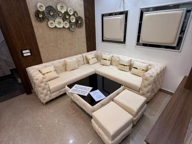 3 BHK Independent Builder Floor in Pitampura for rent New Delhi. The reference number is 20730074