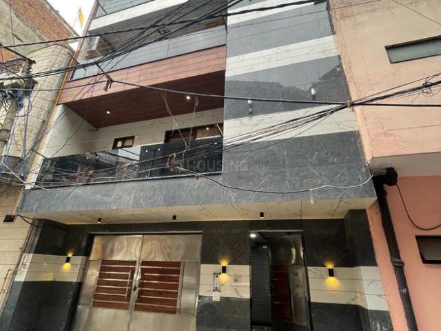 3 BHK Independent Builder Floor in Pitampura for rent New Delhi. The reference number is 20774972