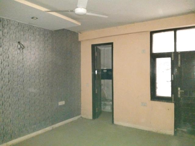 3 BHK Independent Builder Floor in Pitampura for resale New Delhi. The reference number is 19102554