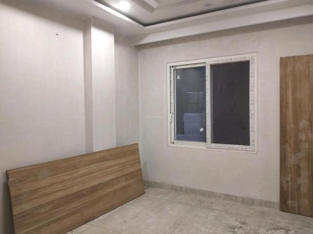 3 BHK Independent Builder Floor in Pitampura for resale New Delhi. The reference number is 19138806