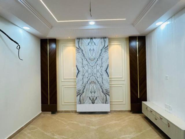 3 BHK Independent Builder Floor in Pitampura for resale New Delhi. The reference number is 19342337