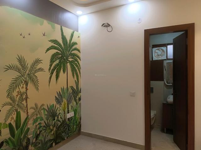 3 BHK Independent Builder Floor in Pitampura for resale New Delhi. The reference number is 19394172