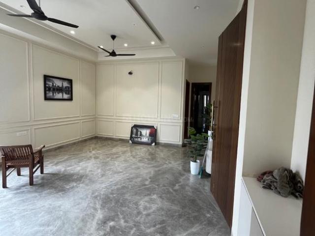 3 BHK Independent Builder Floor in Pitampura for resale New Delhi. The reference number is 19917724