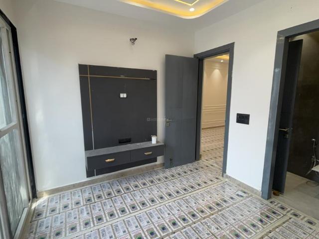 3 BHK Independent Builder Floor in Pitampura for resale New Delhi. The reference number is 20223875