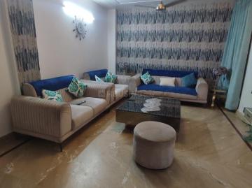 3 BHK Independent Builder Floor in Pitampura for resale New Delhi. The reference number is 20353757