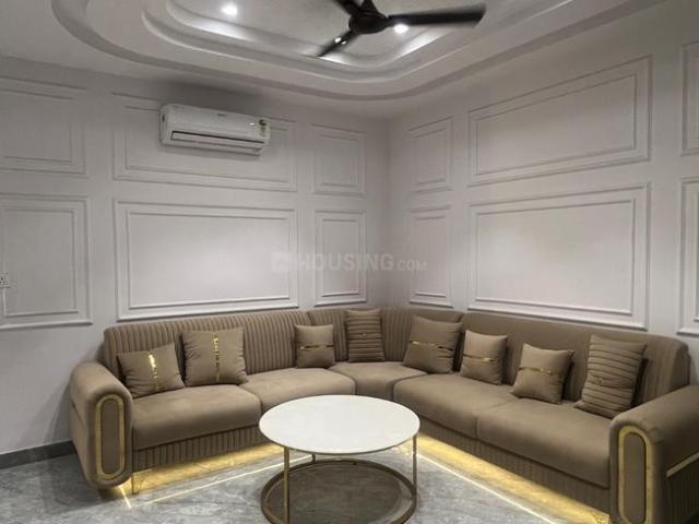 3 BHK Independent Builder Floor in Pitampura for resale New Delhi. The reference number is 20540990