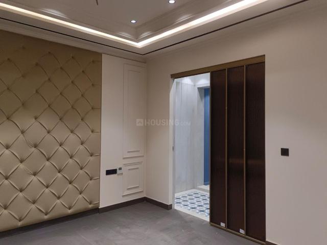 3 BHK Independent Builder Floor in Pitampura for resale New Delhi. The reference number is 20775453