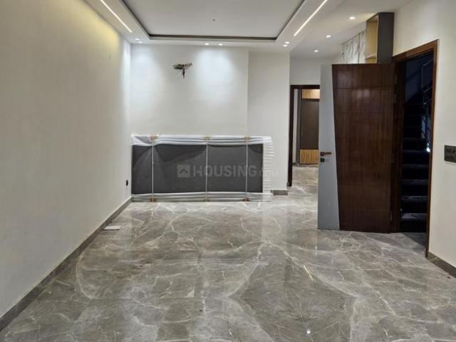 3 BHK Independent Builder Floor in Pitampura for resale New Delhi. The reference number is 21075665