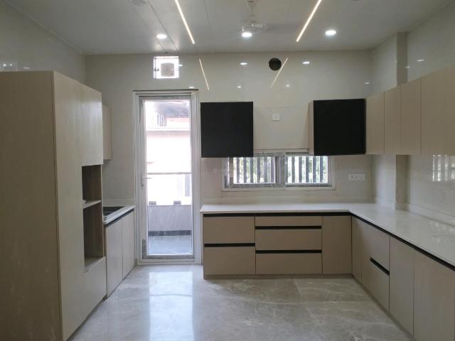 3 BHK Independent Builder Floor in Pitampura for resale New Delhi. The reference number is 21171755