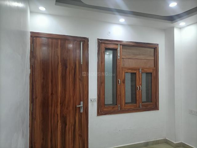 3 BHK Independent Builder Floor in Preet Vihar for rent New Delhi. The reference number is 15980474