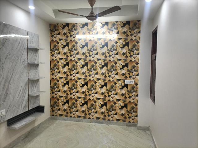 3 BHK Independent Builder Floor in Preet Vihar for rent New Delhi. The reference number is 16627423